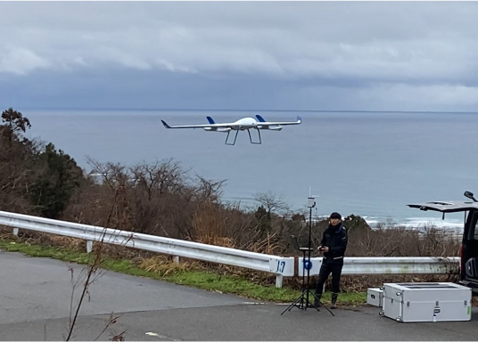 VTOL型ドローン「エアロボウイング」のテスト飛行